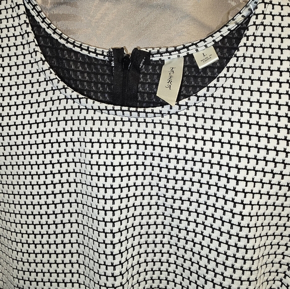 Brand New with Tags Tacera White&Black Waffle Dress with Red Belt - Picture 4 of 4